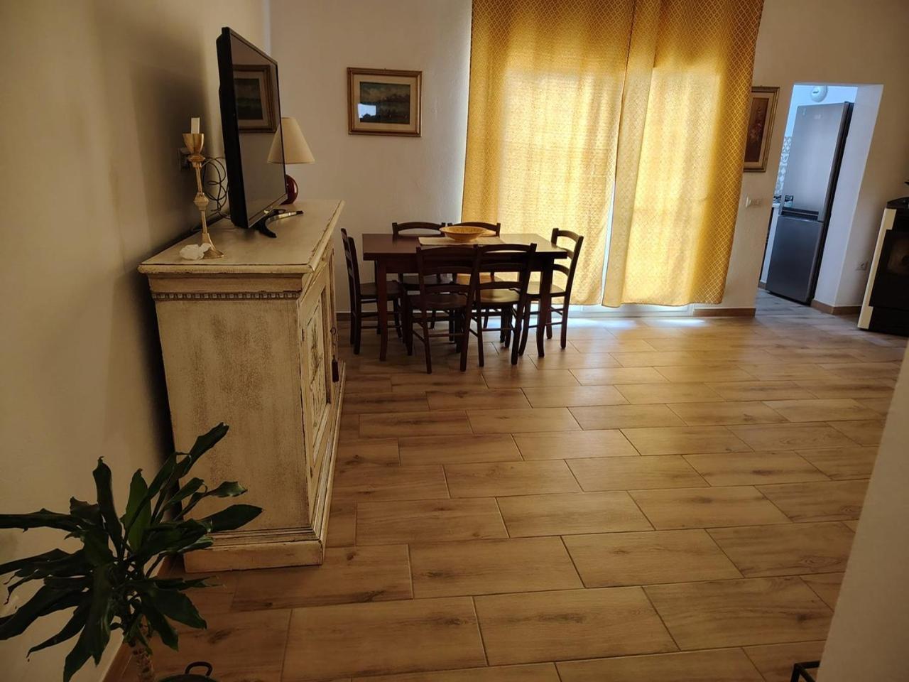 Casa Emma Apartment Cabras Ngoại thất bức ảnh